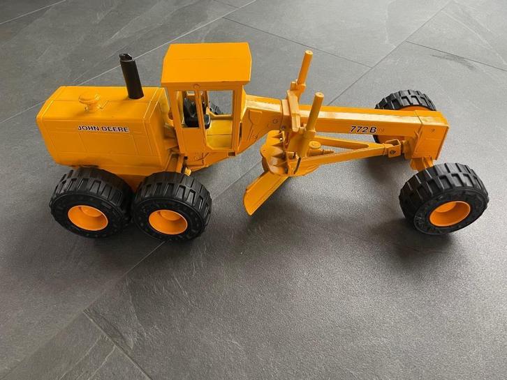 John Deere Graper 772B 1:16, Hobby en Vrije tijd, Modelauto's | Overige schalen, Zo goed als nieuw, Tractor of Landbouw, Ophalen