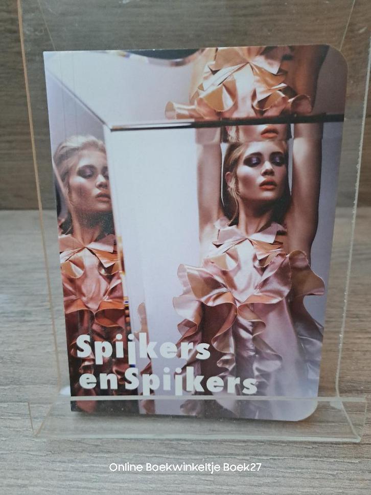 Spijkers en Spijkers, Boeken, Mode, Zo goed als nieuw, Couturiers, Ophalen of Verzenden