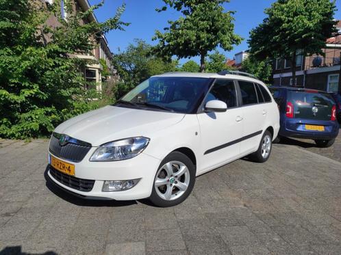 Skoda Fabia 1.2 TSI 63KW Combi 2011 Wit, Auto's, Skoda, Particulier, Fabia, ABS, Airbags, Airconditioning, Alarm, Centrale vergrendeling