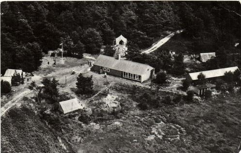 De Marke, kampgebouw te Dwingeloo - vanuit de lucht - 1976 g, Verzamelen, Ansichtkaarten | Nederland, Gelopen, Overijssel, 1960 tot 1980