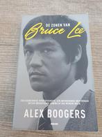 De Zonen van Bruce Lee - Alex Boogers, Boeken, Ophalen of Verzenden, Gelezen, Alex Boogers