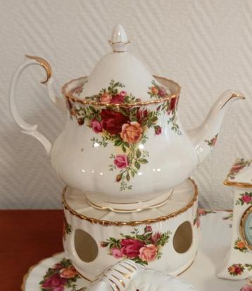 Royal albert old country roses theepot met theelicht  beschikbaar voor biedingen