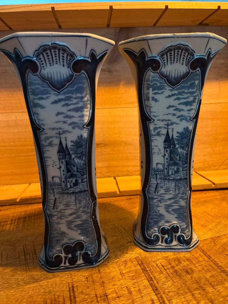 2 Delftse Blauwe Vazen, Antiek en Kunst, Antiek | Vazen, Ophalen of Verzenden