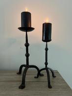 2 brutalist kandelaars / gietijzer, Huis en Inrichting, Woonaccessoires | Kandelaars en Kaarsen, Ophalen of Verzenden, Zo goed als nieuw