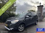 Dacia Dokker Stepway 1.2 TCe Lauréate Navi GARANTIE 12MND, Voorwielaandrijving, Stof, Gebruikt, Zwart