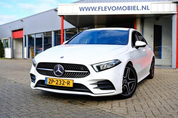 Mercedes-Benz A-klasse 180d Aut. AMG Sedan 4-drs Premium Nav, Auto's, Mercedes-Benz, Bedrijf, Te koop, A-Klasse, ABS, Achteruitrijcamera
