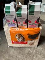 Houtvezel voor in het hok en restjes kippengrit/kiezel/, Ophalen of Verzenden