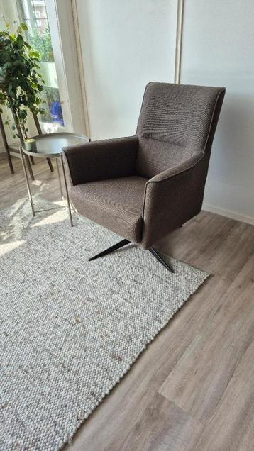 STIJLVOLLE DRAAIFAUTEUIL beschikbaar voor biedingen