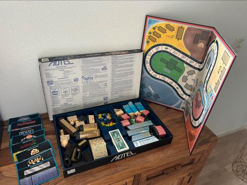 Hotel, de vintage editie VERKOCHT!!, Hobby en Vrije tijd, Gezelschapsspellen | Bordspellen, Gebruikt, Een of twee spelers, Drie of vier spelers
