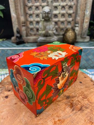Tibetaans kistje Tibet kist handbeschilderd 17,5 cm beschikbaar voor biedingen