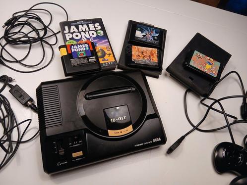 Sega Mega Drive 16 BIT☆2 controllers☆4 spellen☆, Spelcomputers en Games, Spelcomputers | Sega, Zo goed als nieuw, Mega Drive, Met 2 controllers