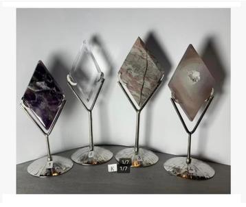4 x edelsteen diamant vorm op standaard pr.p.stuk beschikbaar voor biedingen