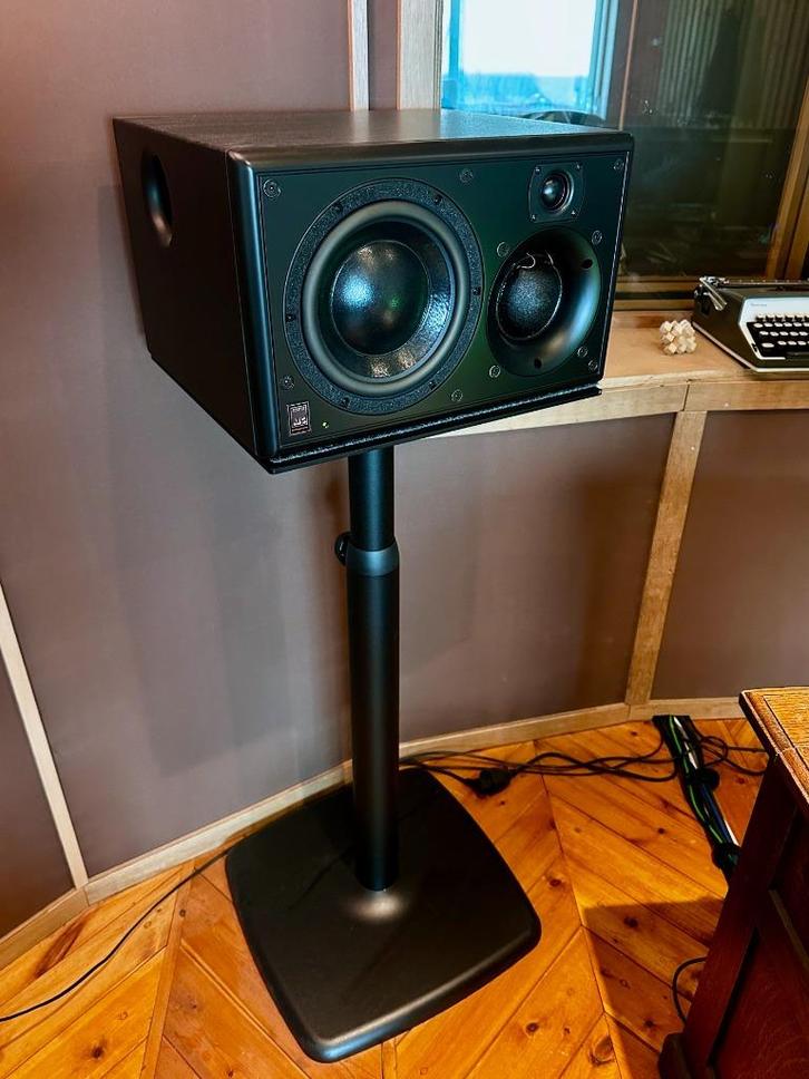 ATC SCM25A PRO + 2 K&M monitor stands, Audio, Tv en Foto, Luidsprekers, Zo goed als nieuw, Front, Rear of Stereo speakers, 120 watt of meer