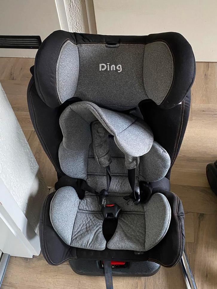 Ding autostoel met isofix, Kinderen en Baby's, Autostoeltjes, Gebruikt, Overige merken, Autogordel of Isofix, Ophalen of Verzenden