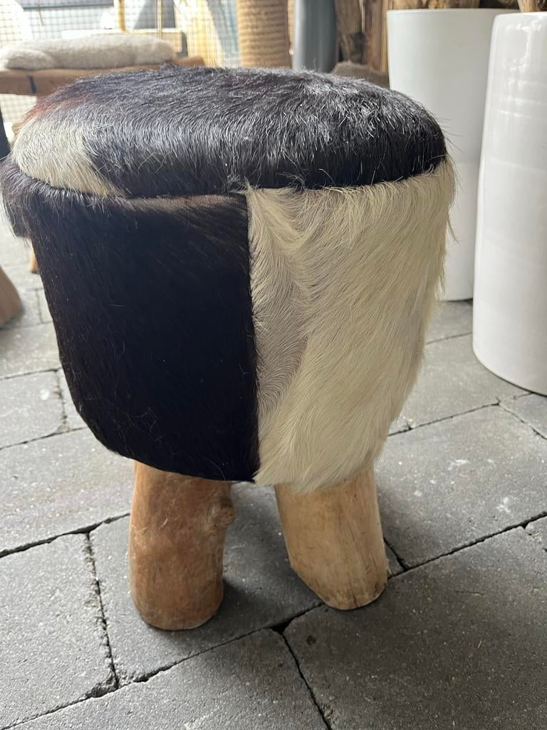 Krukje met koeienvacht zitting, Huis en Inrichting, Fauteuils, Minder dan 50 cm, Gebruikt, Minder dan 75 cm, Ophalen of Verzenden