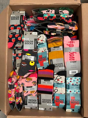 Partij Fun Socks 600 paar beschikbaar voor biedingen