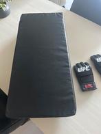 Boksset: Bokszak en UFC Handschoenen, Ophalen of Verzenden, Zo goed als nieuw