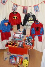 Superhelden spiderman verkleedkist te huur voor 8 kind €60, Ophalen, Zo goed als nieuw, Jongen of Meisje