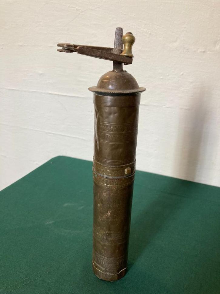 Antieke koperen peper of koffiemolen., Antiek en Kunst, Antiek | Koper en Brons, Koper, Ophalen of Verzenden