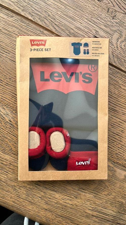 Levi’s newborn set – nieuw in doos (maat 0-6 maanden), Spelcomputers en Games, Games | Overige, Zo goed als nieuw, 1 speler, Vanaf 3 jaar
