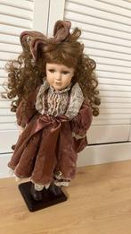 Leuke vintage stenen pop, Verzamelen, Poppen, Ophalen of Verzenden, Zo goed als nieuw, Pop