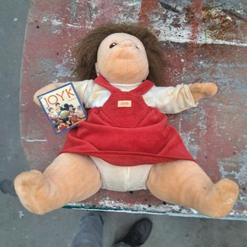 Knuffelpop Joyk beschikbaar voor biedingen