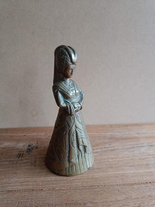 Tafelbel, Middeleeuwse dame 'Namur', Antiek en Kunst, Antiek | Koper en Brons, Ophalen of Verzenden