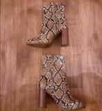 Stoere leren MANGO laarsjes .mt 37 .  1x aangehad, Kleding | Dames, Schoenen, Ophalen of Verzenden, Zo goed als nieuw, Zwart