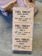 WWII US C ration fuel tablets, Verzamelen, Ophalen of Verzenden, Amerika, Embleem of Badge