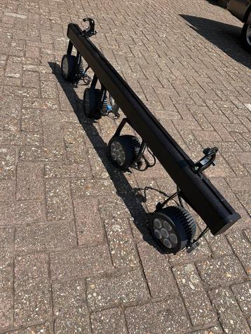 2x Four-Bar met AFX PROPAR6-HEX beschikbaar voor biedingen