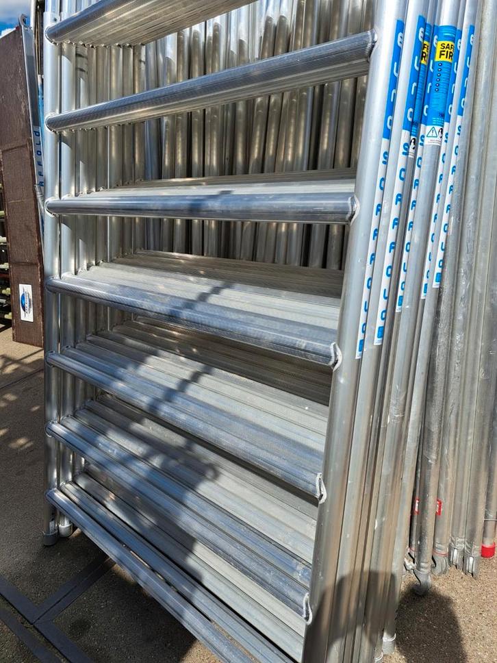 Te koop" nieuwe" rolsteiger Werkhoogte 8.20 mtr, Doe-het-zelf en Verbouw, Steigers, Nieuw, Rolsteiger of Kamersteiger, 5 meter of hoger
