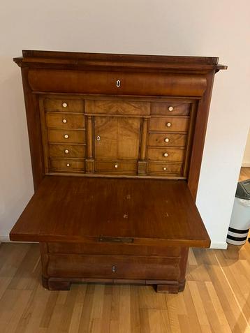 Charmant antiek secretaire  beschikbaar voor biedingen