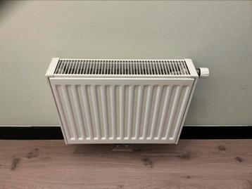 Radiator wit beschikbaar voor biedingen