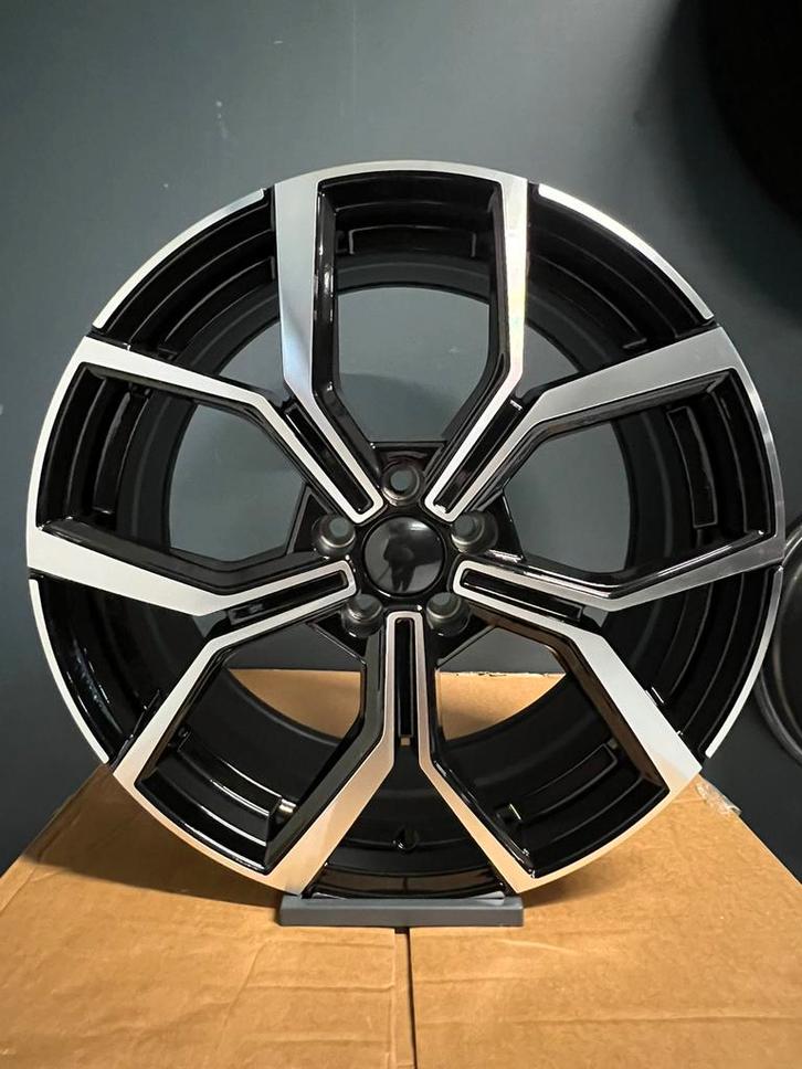 5X100 18" VW POLO R-Line   LOOK VELGEN! PAST OP AUDI VW, Auto-onderdelen, Banden en Velgen, Velg(en), Zomerbanden, 17 inch, 215 mm