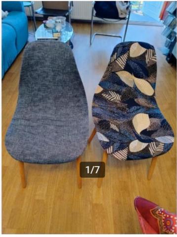 Eetkamerstoelen 4 st kunststof rood+ 4 stoelhoes beschikbaar voor biedingen