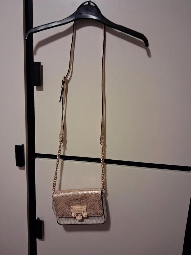 Michael Kors Schoudertas Beige/Goud - Nieuw!, Sieraden, Tassen en Uiterlijk, Tassen | Damestassen, Nieuw, Schoudertasje, Beige