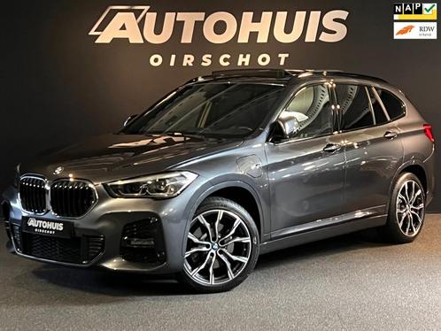 BMW X1 XDrive25e High Executive M Edition Pano/ HeadUp/ Came, Auto's, BMW, Bedrijf, Te koop, X1, 4x4, ABS, Achteruitrijcamera