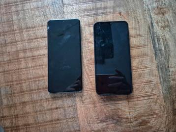 2 defecte telefoons beschikbaar voor biedingen