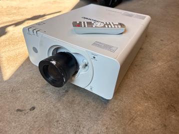 Panasonic Beamer - Lamp Recent Vervangen beschikbaar voor biedingen