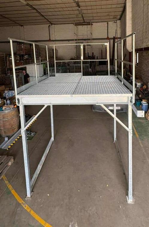Mezzanine , entresol, Tuin en Terras, Bergingen en Tuinkasten, Zo goed als nieuw, Overige typen, Metaal, Ophalen