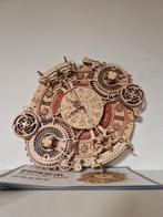 Wood model clock assembled, Antiek en Kunst, Antiek | Klokken, Ophalen