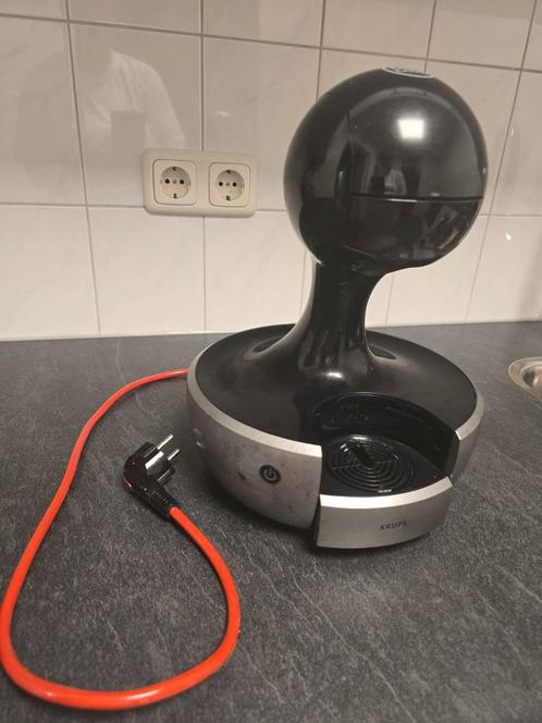 Nescafé Dolce Gusto Koffiezetapparaat, Witgoed en Apparatuur, Koffiezetapparaten, Gebruikt, Koffiepads en cups, Koffiemachine