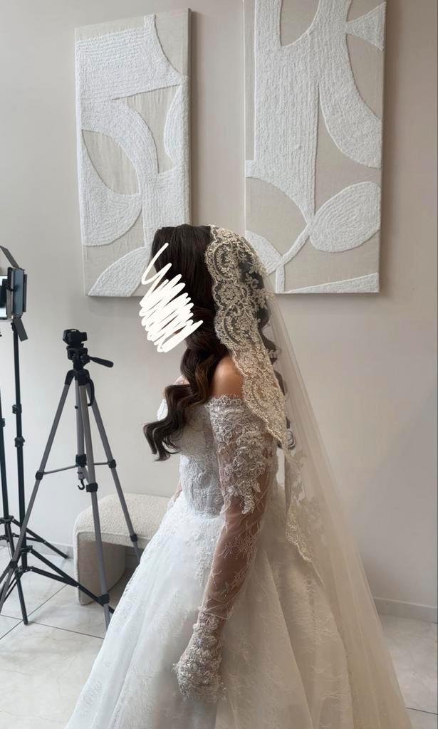 Prachtige kanten bruidsjurk met hoepel, Kleding | Dames, Trouwkleding en Trouwaccessoires, Zo goed als nieuw, Trouwjurk, Wit, Ophalen of Verzenden