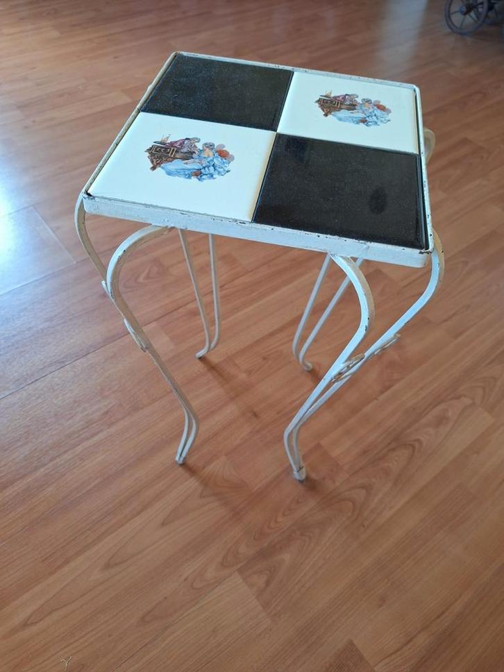 Vintage Bijzettafeltje met Tegels, Huis en Inrichting, Tafels | Bijzettafels, Gebruikt, Vierkant, Minder dan 45 cm, Minder dan 55 cm