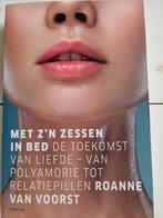 Roanne van Voorst - Met z'n zessen in bed, Ophalen of Verzenden, Zo goed als nieuw, Roanne van Voorst