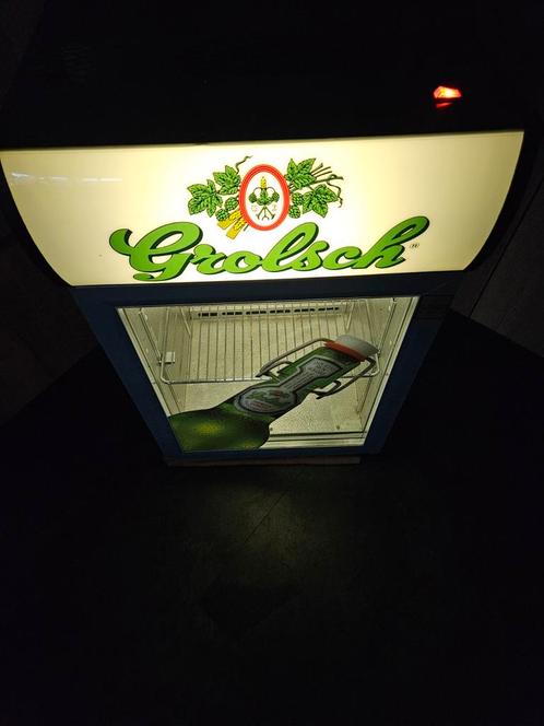 GROLSCH KOELKAST MET BEUGEL LOGO VERWERKT IN DE DEUR, Verzamelen, Biermerken, Zo goed als nieuw, Overige typen, Grolsch, Ophalen