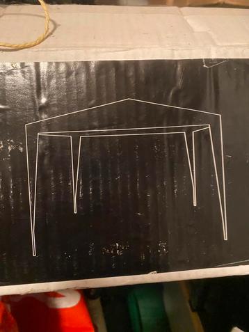 Party tent 3x3 met 2 zijstukken beschikbaar voor biedingen