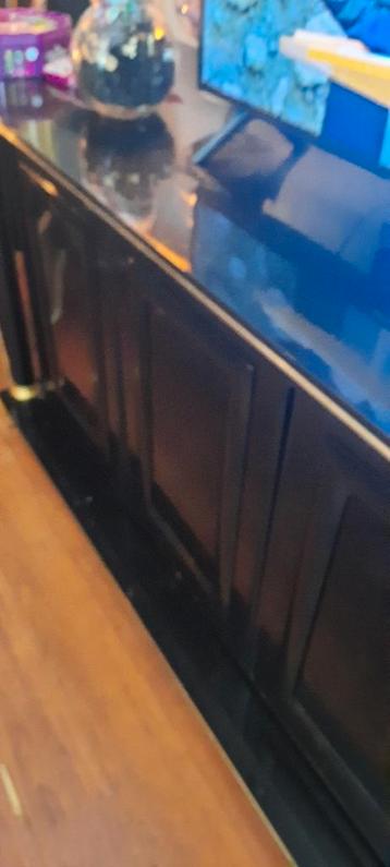 Groot dressoir zwart beschikbaar voor biedingen
