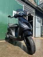 Full option Black on Black Piaggio Zip carb. kickstart 4T 2V, Fietsen en Brommers, Scooters | Piaggio, Ophalen of Verzenden, Zo goed als nieuw