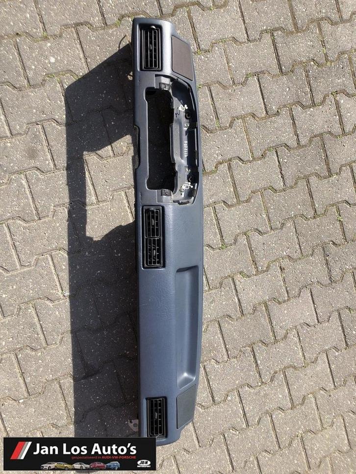 Audi 80 B2 dashbord blauw, Auto-onderdelen, Carrosserie en Plaatwerk, Audi, Voor, Gebruikt, Ophalen of Verzenden